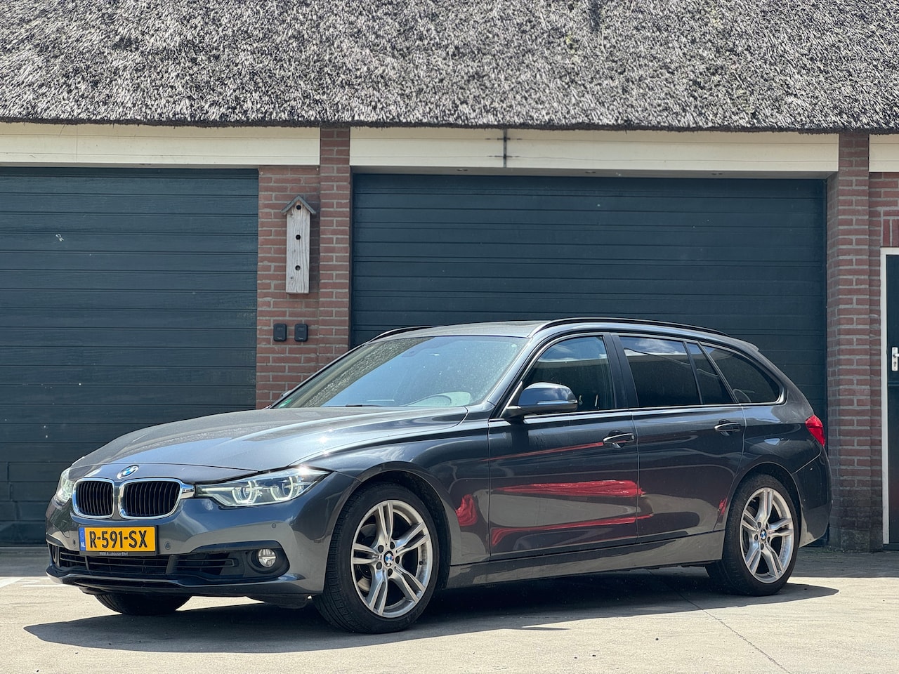 BMW 3-serie Touring - 318i Centennial Executive F31 318iM|Aut-8|Nette auto!|Panoramadak|2e eigenenaar|goed onderhouden! - AutoWereld.nl