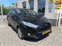 Ford Fiesta - 1.0 Style Ultimate / Navigatie / Telefoon / PDC V+A / Trekhaak / Airco