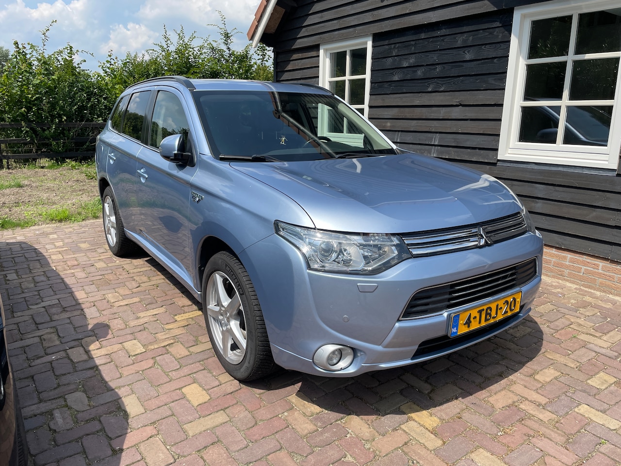 Mitsubishi Outlander - 2.0 PHEV instyle Nieuw accupakket - AutoWereld.nl