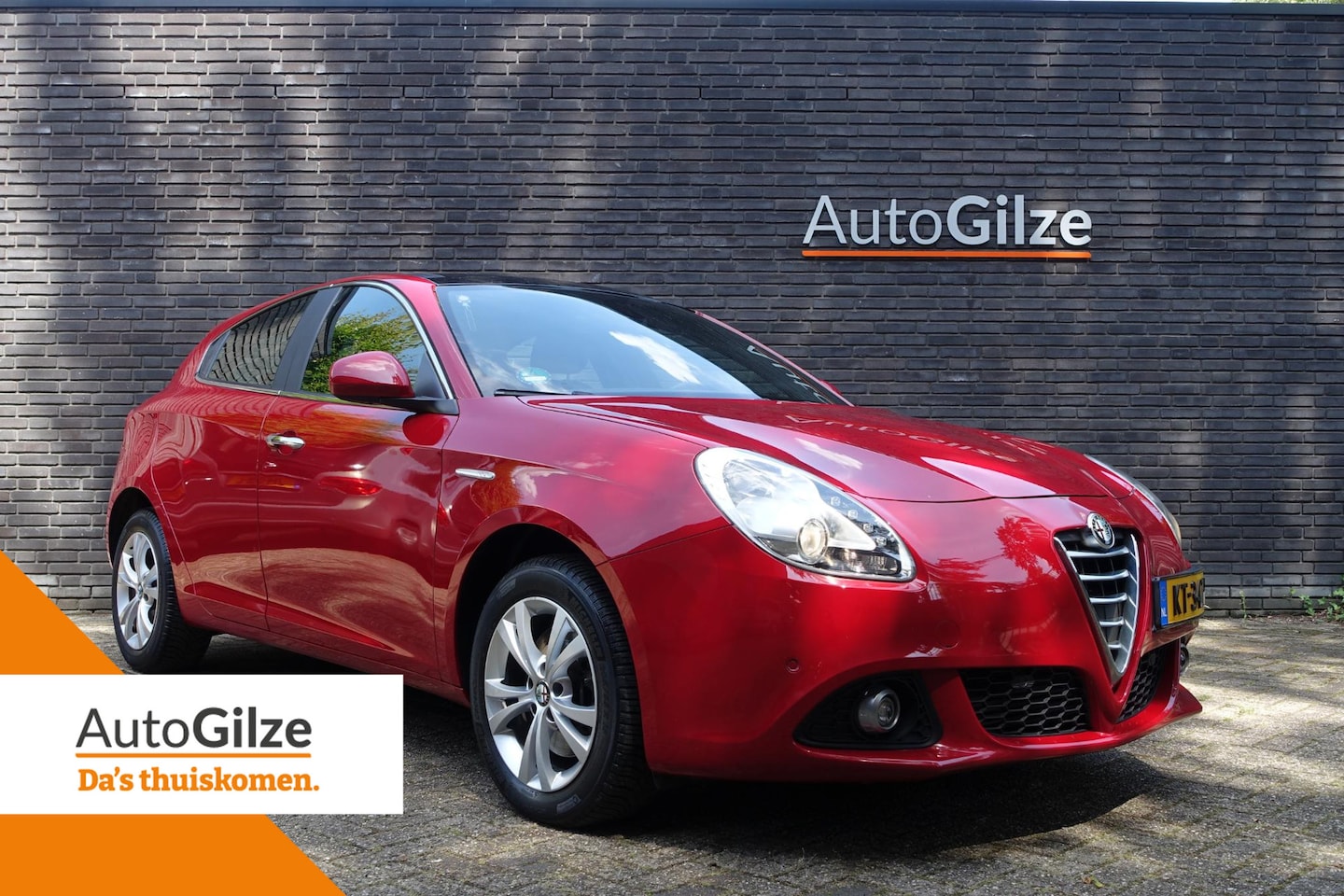 Alfa Romeo Giulietta - 1.4 Turbo MultiAir Super l Panoramadak l Leder l Navigatie l Stoelverwarming - AutoWereld.nl