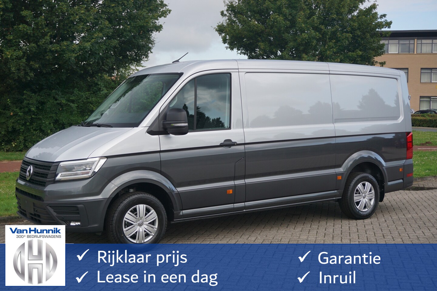 Volkswagen Crafter - 35 2.0 177 L3H2 AUT Navi, Cam, ACC, LED, Dual Tone Lak!! NR. T260* - AutoWereld.nl