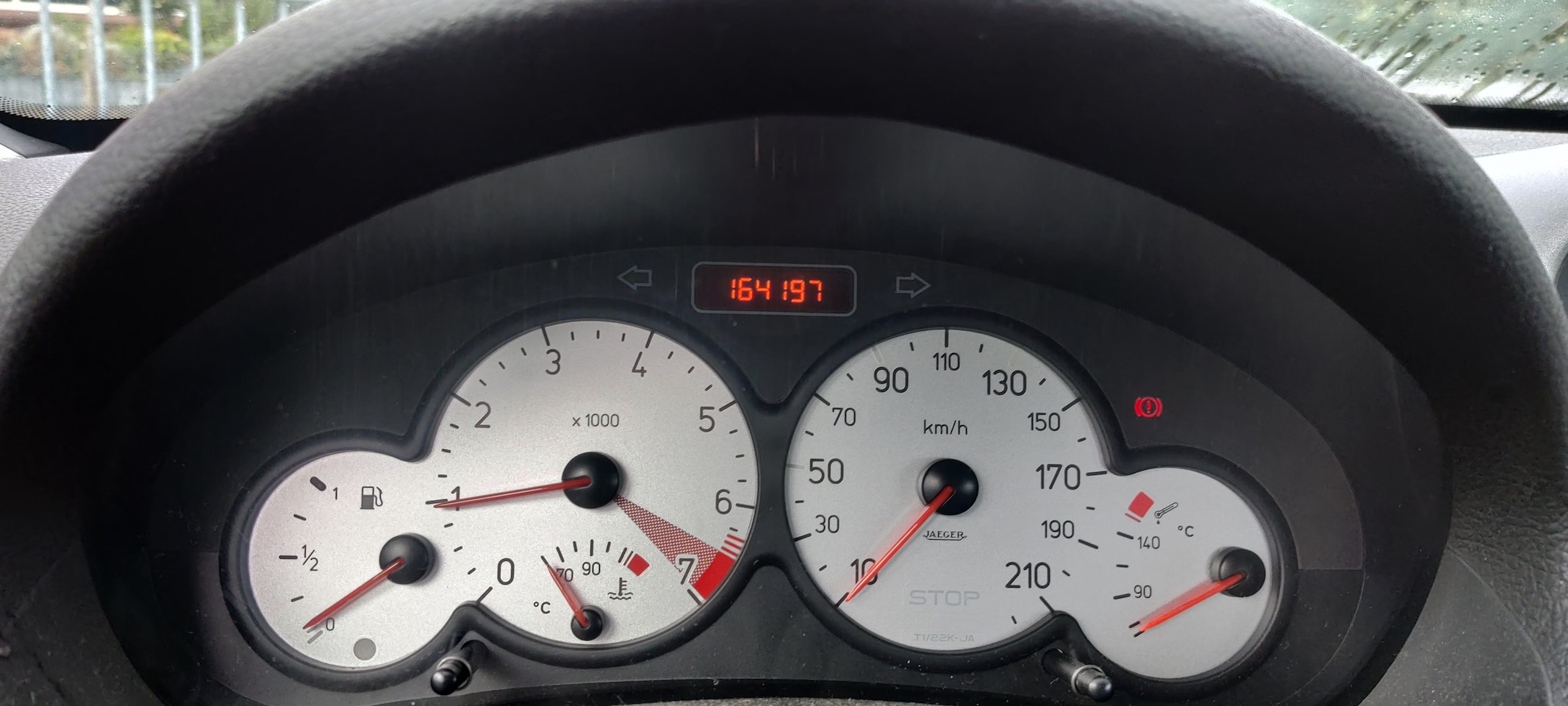 Peugeot 206 CC - 1.6-16V Cabriolet. Radio via stuur te bedienen.
