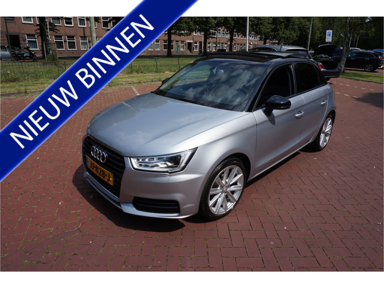 Audi A1 Sportback - 1.0 TFSI Sport TWEE KLEUREN PANORAMADAK - AutoWereld.nl