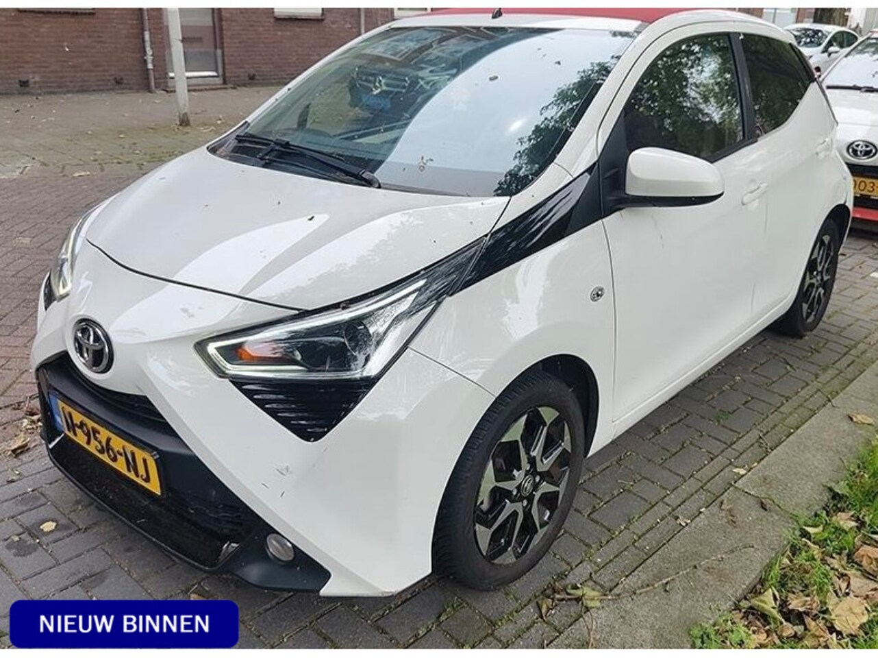 Toyota Aygo - 1.0 VVT-i x-joy cabrio | AUTOMAAT | CARPLAY / ANDROID | CLIMATE CONTROL | LMV | BLUETOOTH - AutoWereld.nl