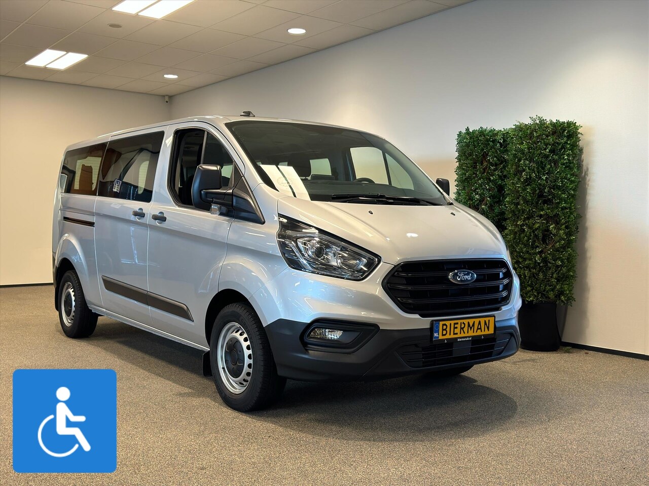 Ford Transit Custom - L2H1 Rolstoelbus 3+1 - AutoWereld.nl