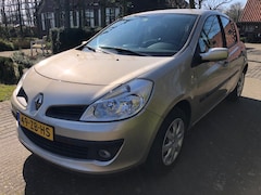 Renault Clio - 1.6-16v Dynamique 5 deurs