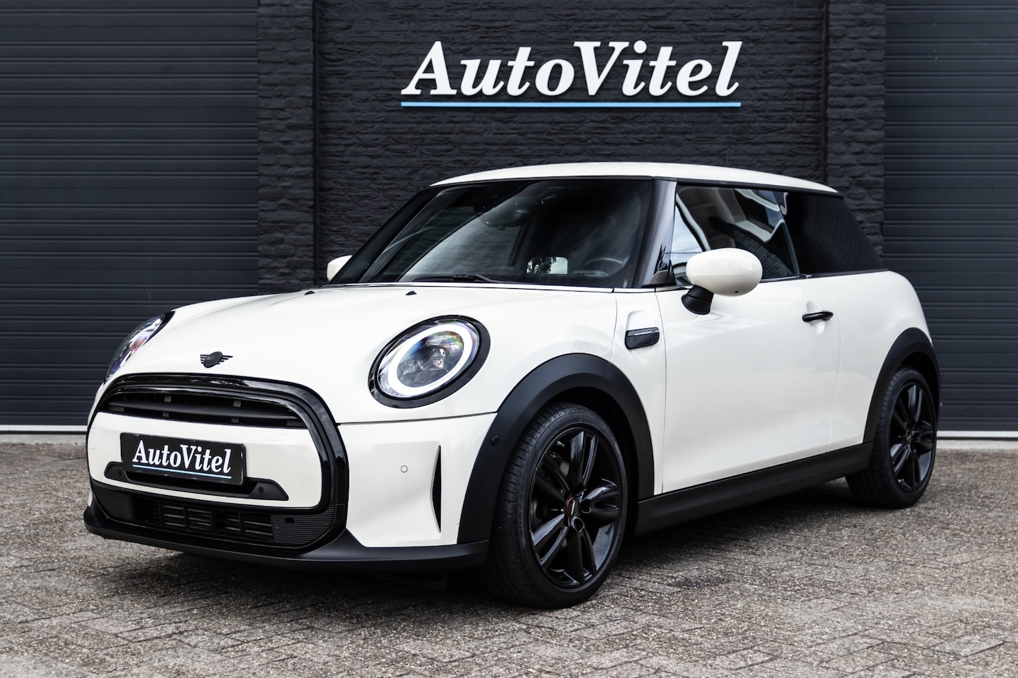 MINI Clubman - 1.5 Steptronic | Sportleder | Harman & Kardon | Head-up | Comfort Access | Stoel + Stuurve - AutoWereld.nl