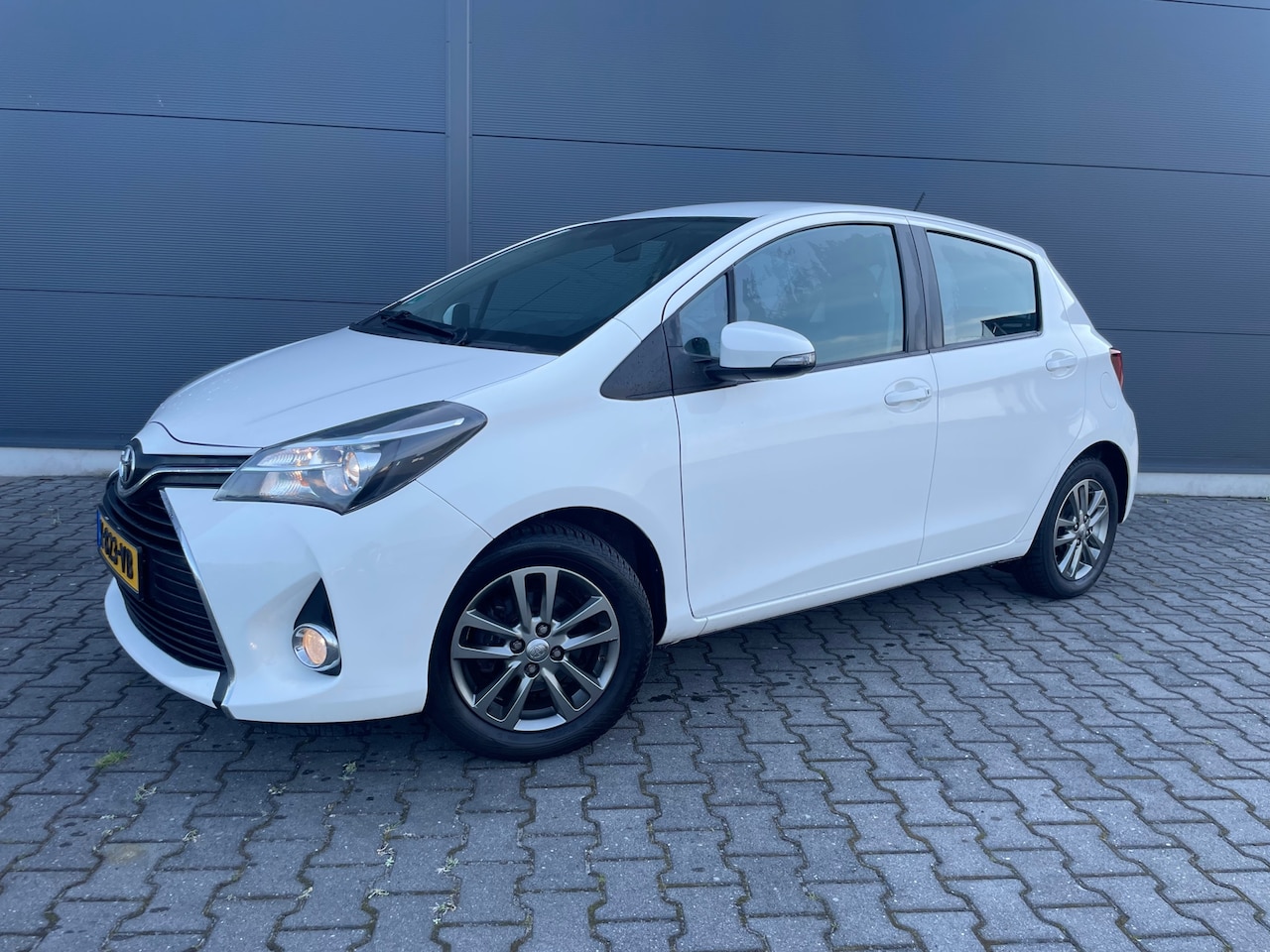 Toyota Yaris - 1.0 VVT-i Aspiration bouwjaar 2015 met 80740 km - AutoWereld.nl