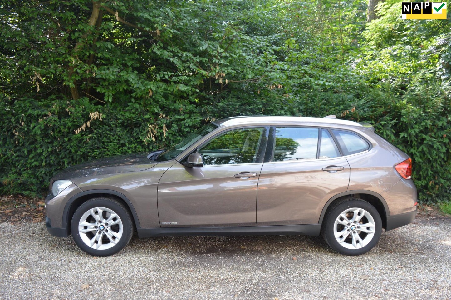 BMW X1 - SDrive20i Chrome Line Org NL/NAP/navi/trekhaak - AutoWereld.nl