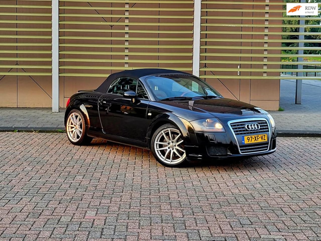 Audi TT Roadster - 1.8 5V Turbo quattro / Cabrio / Airco / Leer / Stoelverwarming - AutoWereld.nl