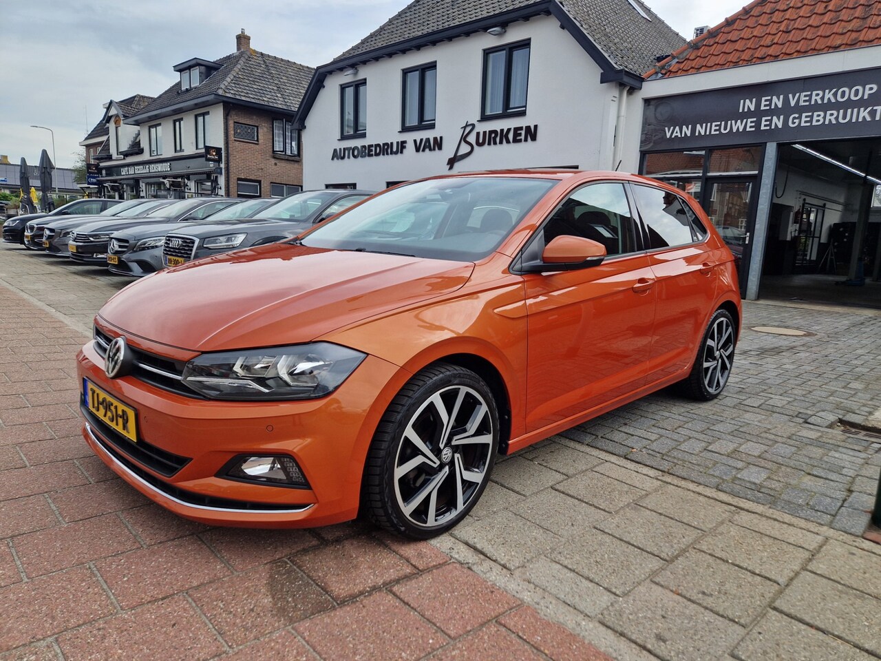 Volkswagen Polo - 1.0 TSI Highline 1.0 TSI Highline, Navigatie,Climate control,L.M.Velgen,Parkeersensoren - AutoWereld.nl