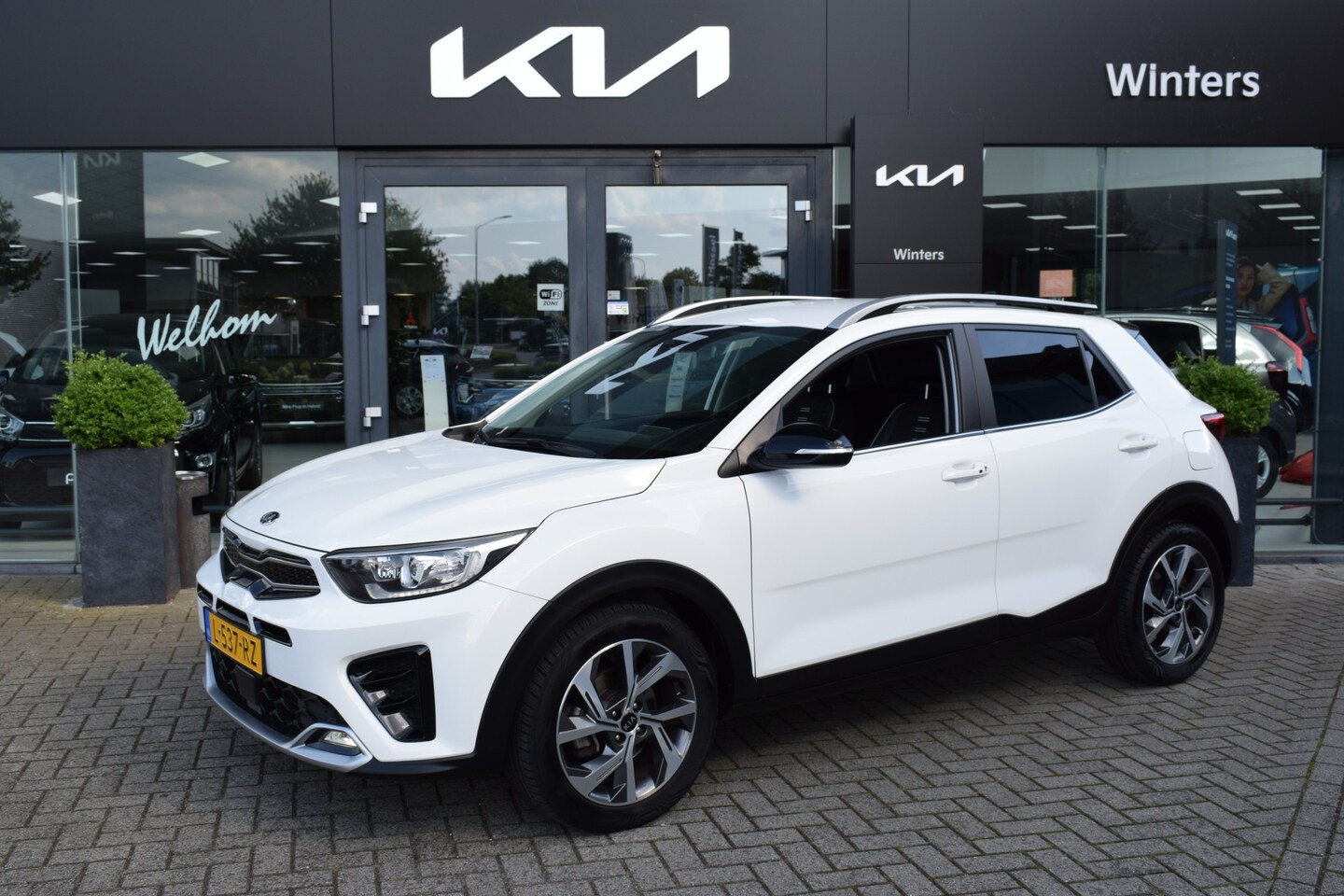 Kia Stonic - 1.0 T-GDi MHEV GT-Line ECC Cr.Control Navi+Camera+BT Stoel+StuurVerw. Keyless 17"LMV 7jr.G - AutoWereld.nl