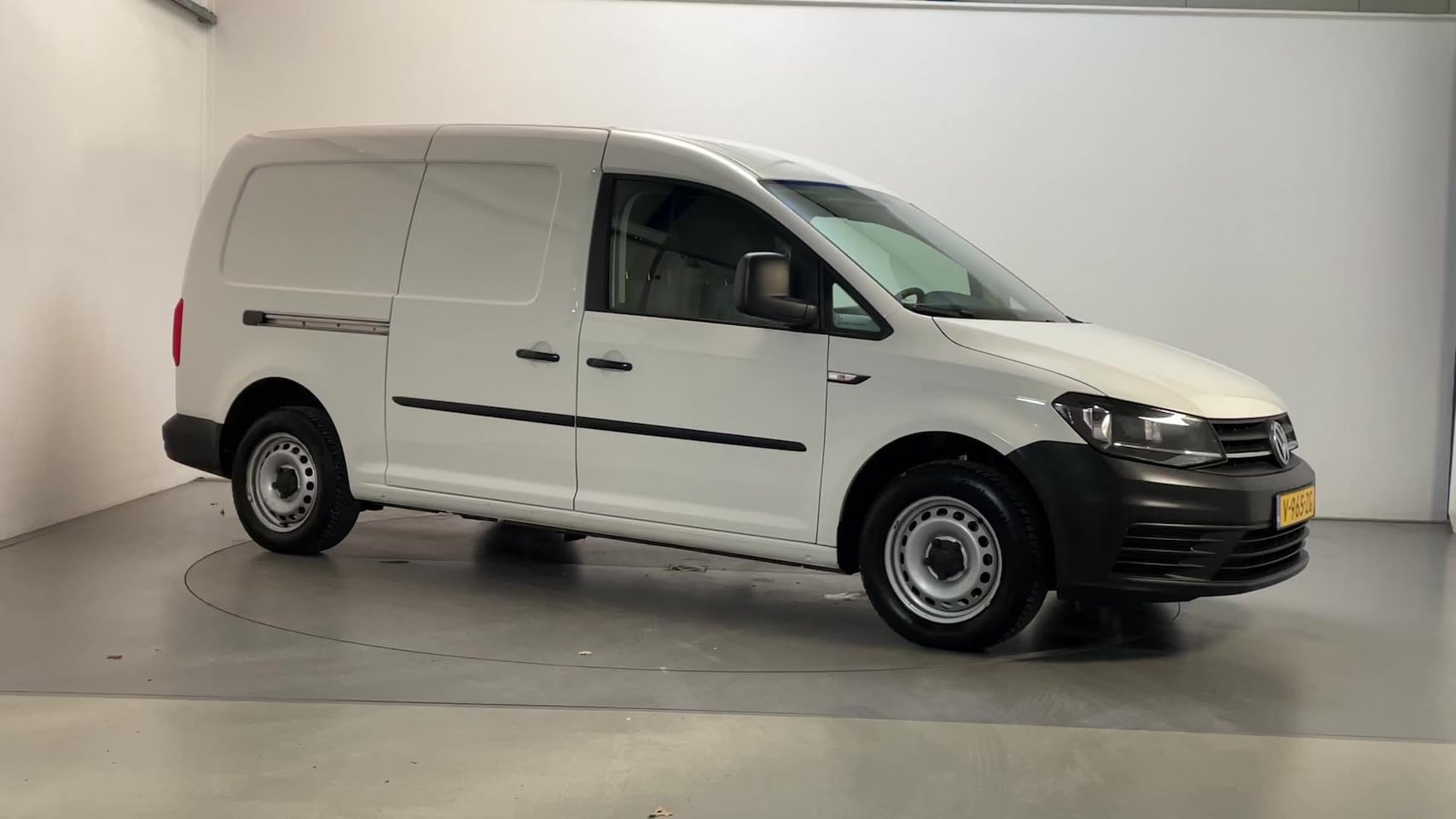 Volkswagen Caddy Maxi - 2.0 TDI L2H1 Airco Navigatie Parkeersensoren - AutoWereld.nl