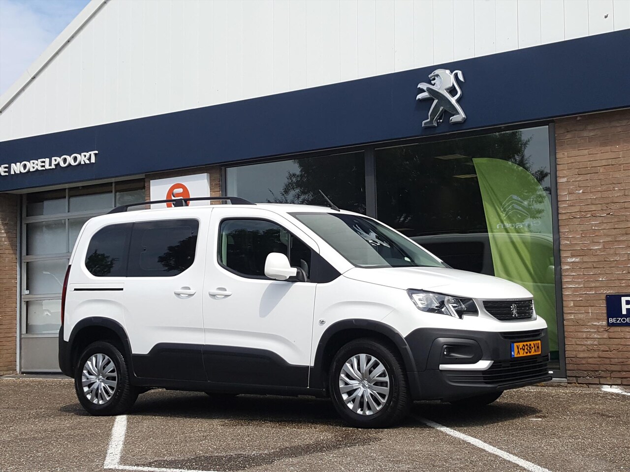 Peugeot Rifter - 1.2 PureTech 110pk S&S Active AIRCO | Cruise control | Bluetooth | Navigatie via Apple Car - AutoWereld.nl