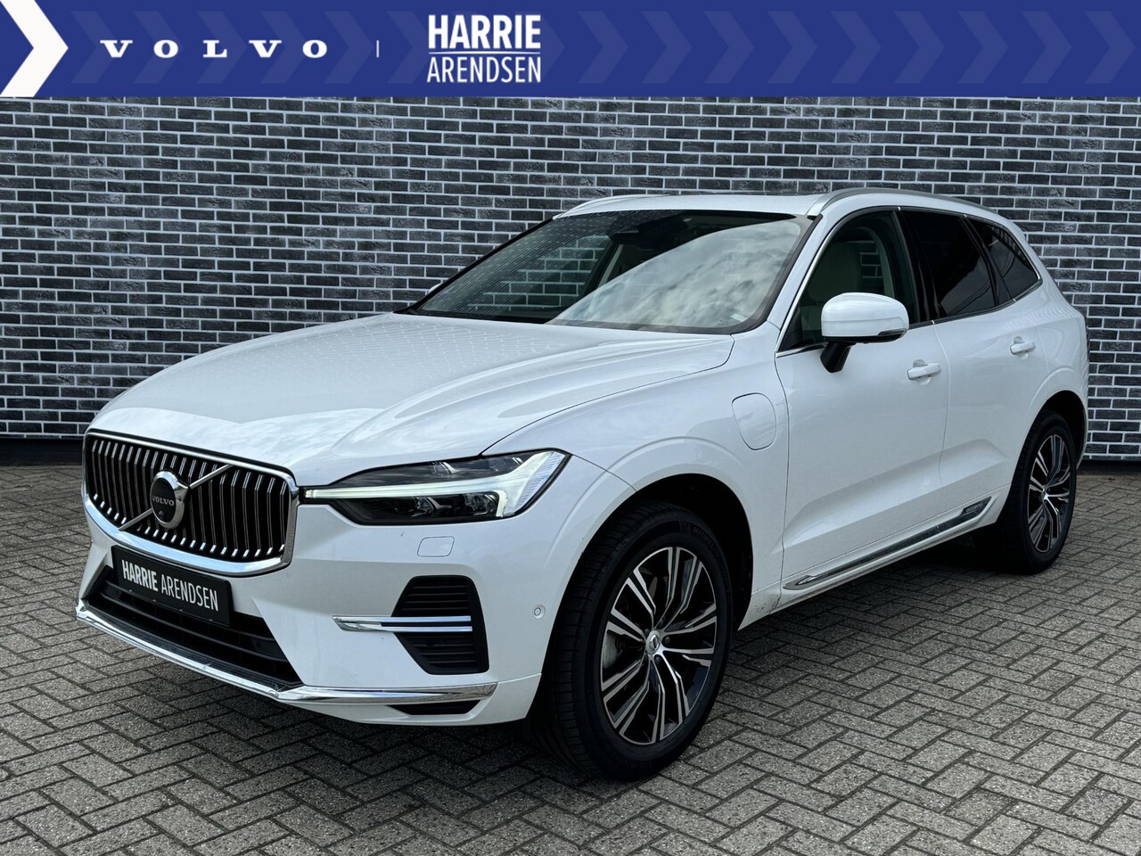 Volvo XC60 - 2.0 Recharge T6 AWD Ultimate Bright | 360 gr. Camera | Trekhaak | Getint Glas - AutoWereld.nl