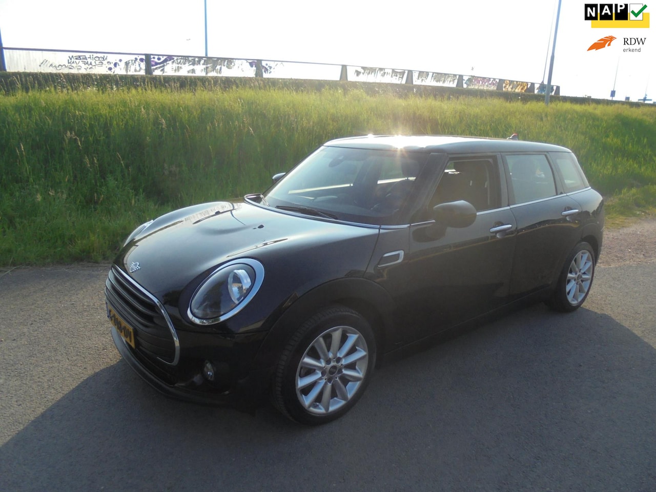 MINI Clubman - Mini Clubman 1.5 benzine AUTOMAAT airco ecc navigatie lmv pdc 67.000km - AutoWereld.nl