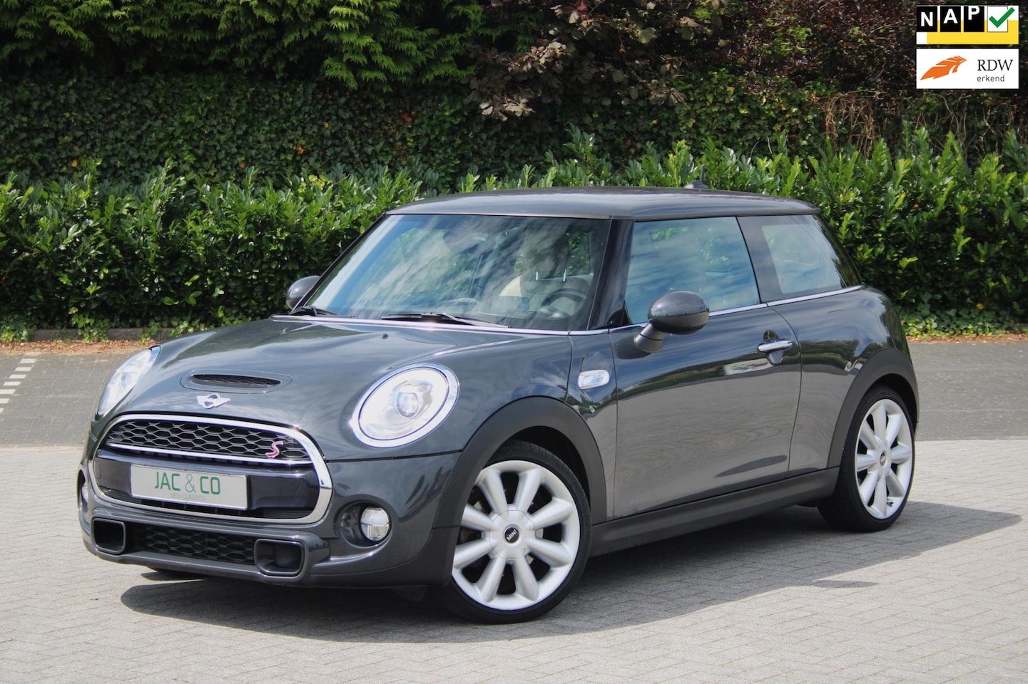 MINI Cooper S - 2.0 Chili Serious Business Navi/Leer/HUD - AutoWereld.nl