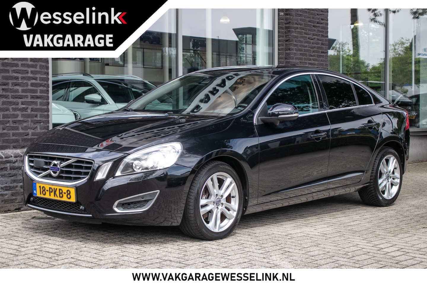 Volvo S60 - 3.0 T6 AWD Summum - All-in rijklrprs | Mem. stoel | Leer | Trekhaak | Navi - AutoWereld.nl