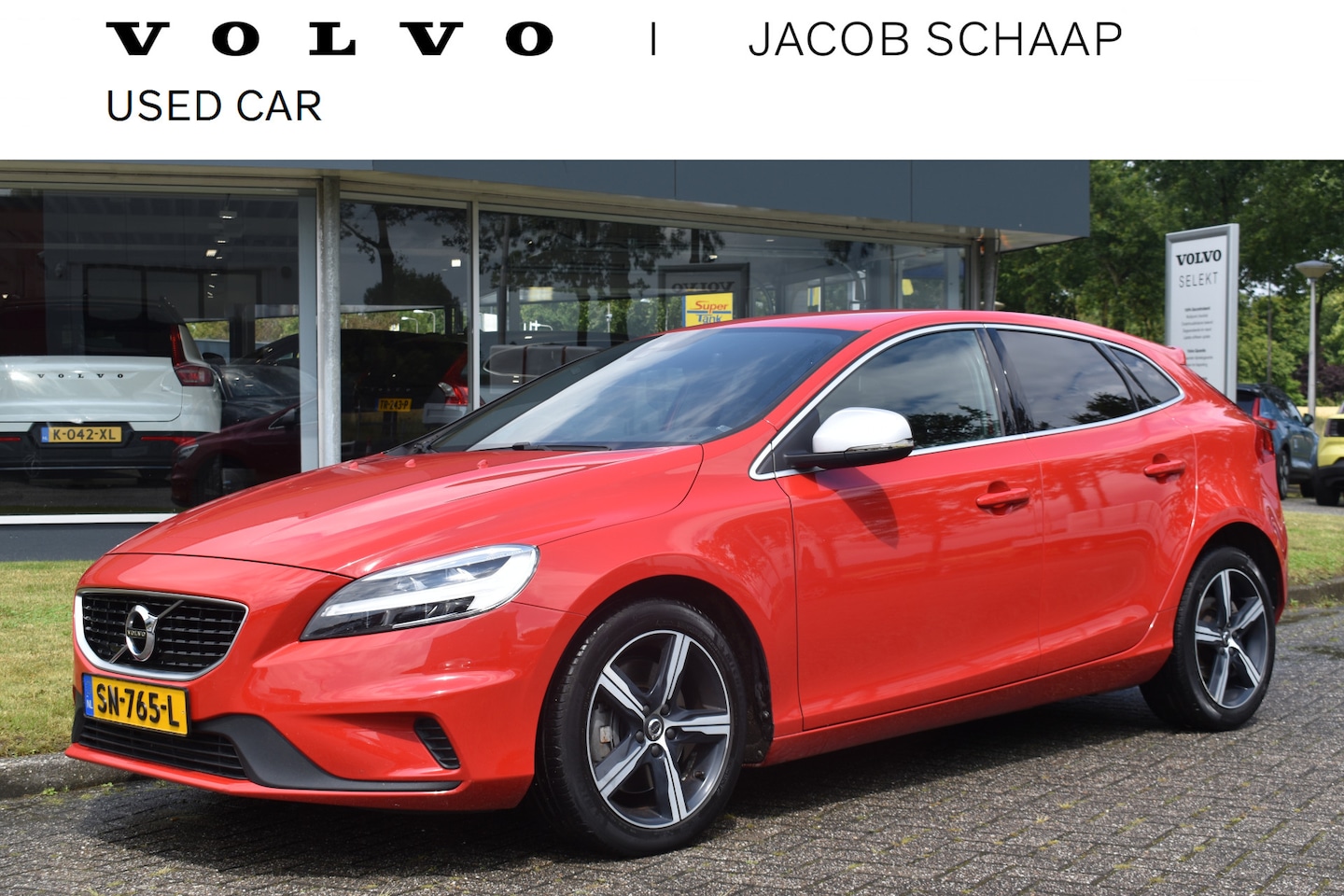 Volvo V40 - T4 190PK Automaat Business Sport R-Design | Stoelverwarming | Premium Audio | Park Assist - AutoWereld.nl