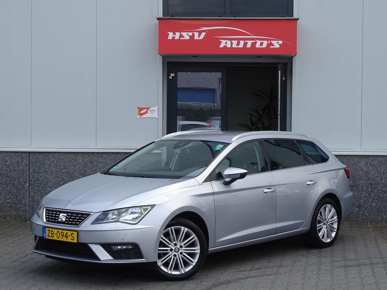 Seat Leon ST - 1.6 TDI Xcellence Business Intense 1.6 TDI Xcellence Business Intense (export prijs) - AutoWereld.nl