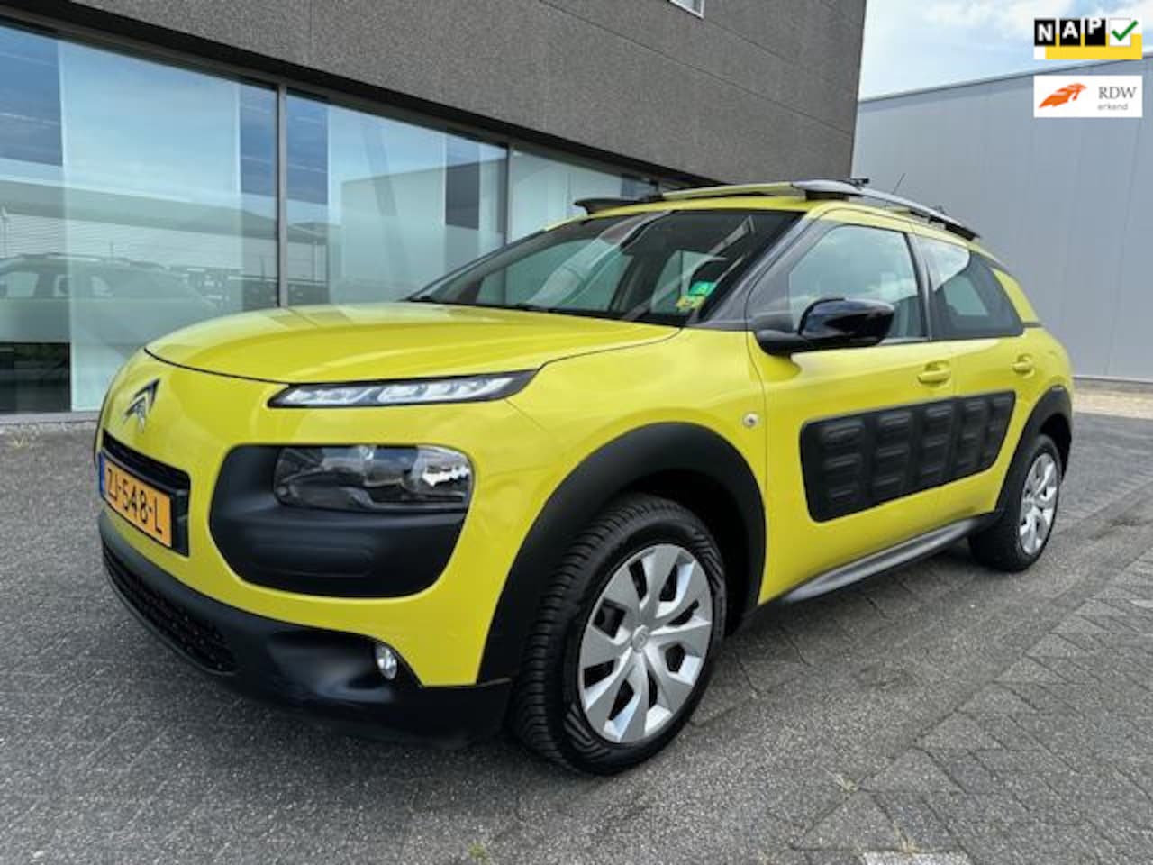 Citroën C4 Cactus - 1.2 CLIMAT AUTOMAAT BJ 3-2017 APK 3-2025 - AutoWereld.nl