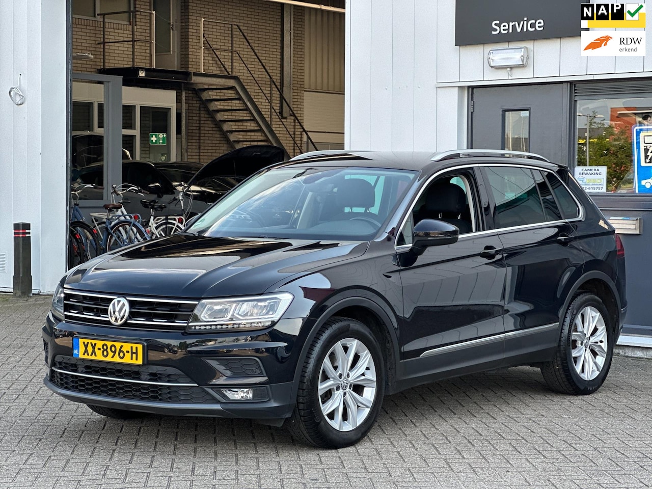 Volkswagen Tiguan - 1.5 TSI ACT Highline/1STE EIG/cockpit auto/NAVI/NL-AUTO NAP!! - AutoWereld.nl