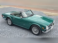 Triumph TR6 - Stapel op Auto's