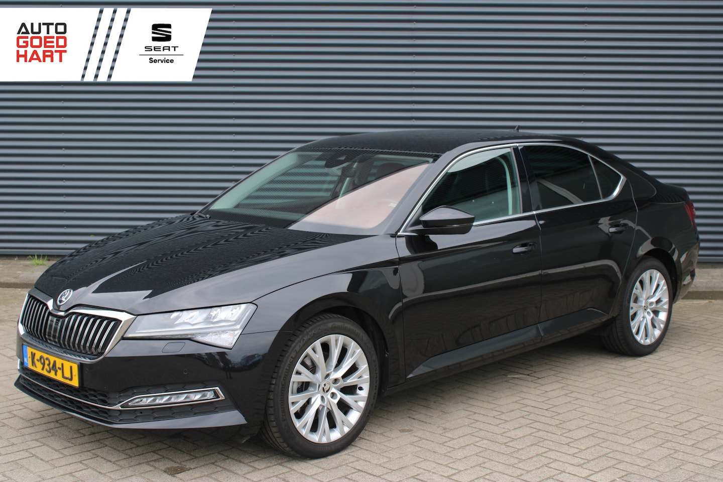 Skoda Superb - 1.5 TSI ACT Business Leer/Alcantara Full-Led Facelift Camera Navigatie - AutoWereld.nl