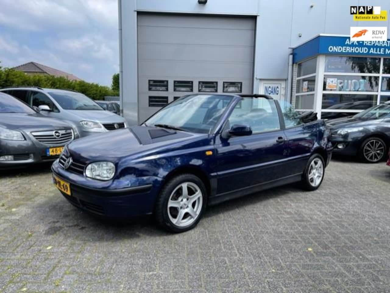 Volkswagen Golf Cabriolet - 1.8 Trendline Automaat/LMV - AutoWereld.nl