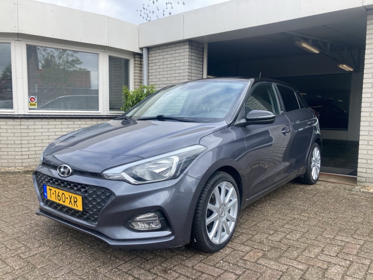 Hyundai i20 - ACTIVE 1.2/ Navi/Camera/LM velgen - AutoWereld.nl