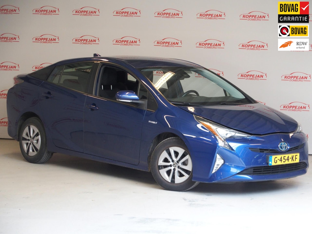 Toyota Prius - 1.8 Active 1.8 Active, Navigatie, ACC, Camera, - AutoWereld.nl