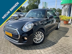 MINI Cooper - 1.5 Business, Nav, PDC, Stoelverwarming