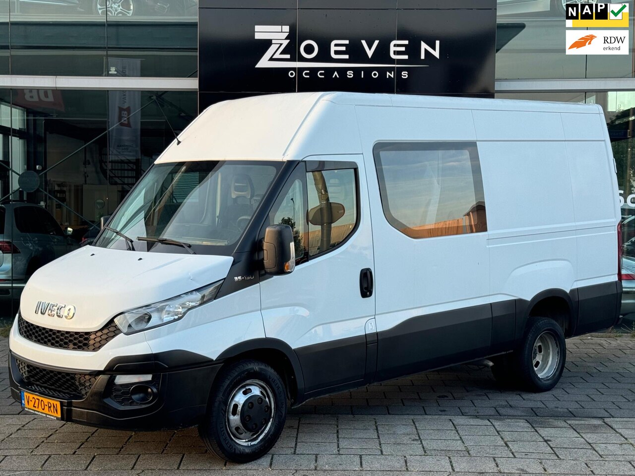 Iveco Daily - 35C13V 2.3 352 H2 L 35C13V 2.3 352 H2 L DC 7 pers. - AutoWereld.nl