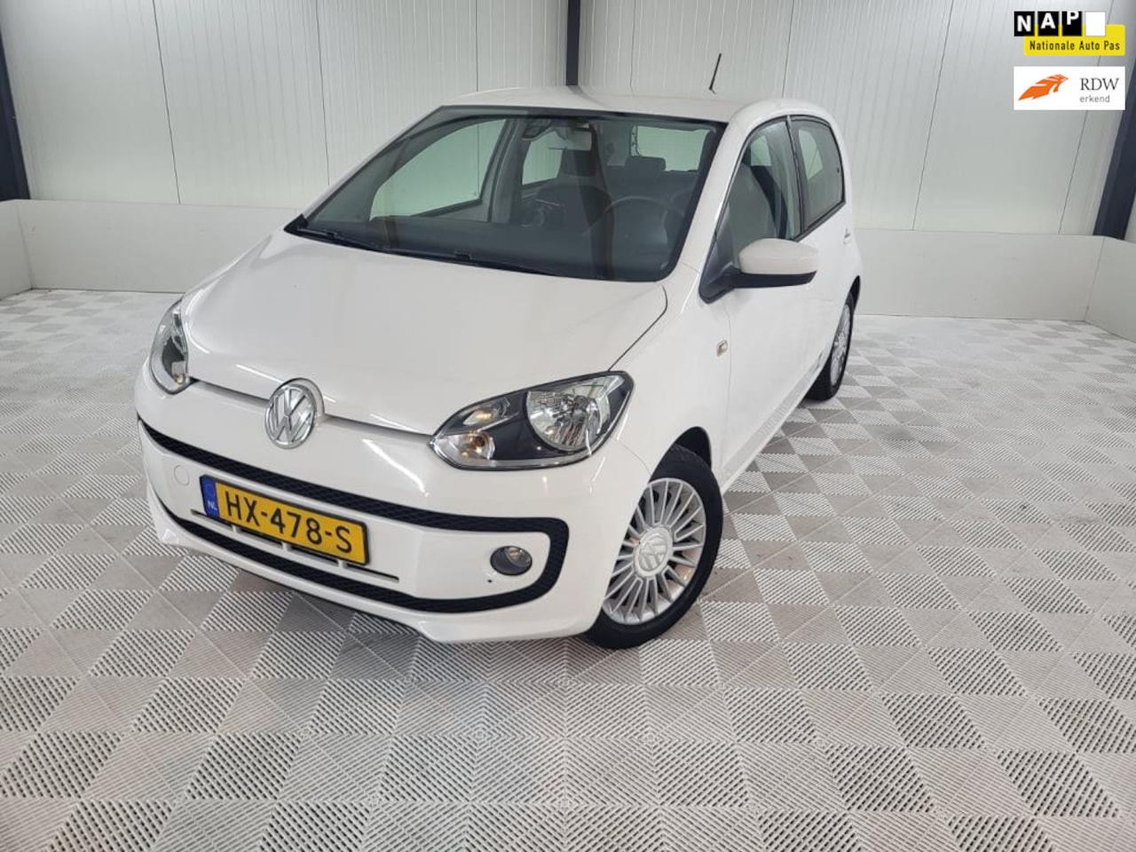 Volkswagen Up! - 1.0 high up! Cruise control, Pdc, Navigatie - AutoWereld.nl