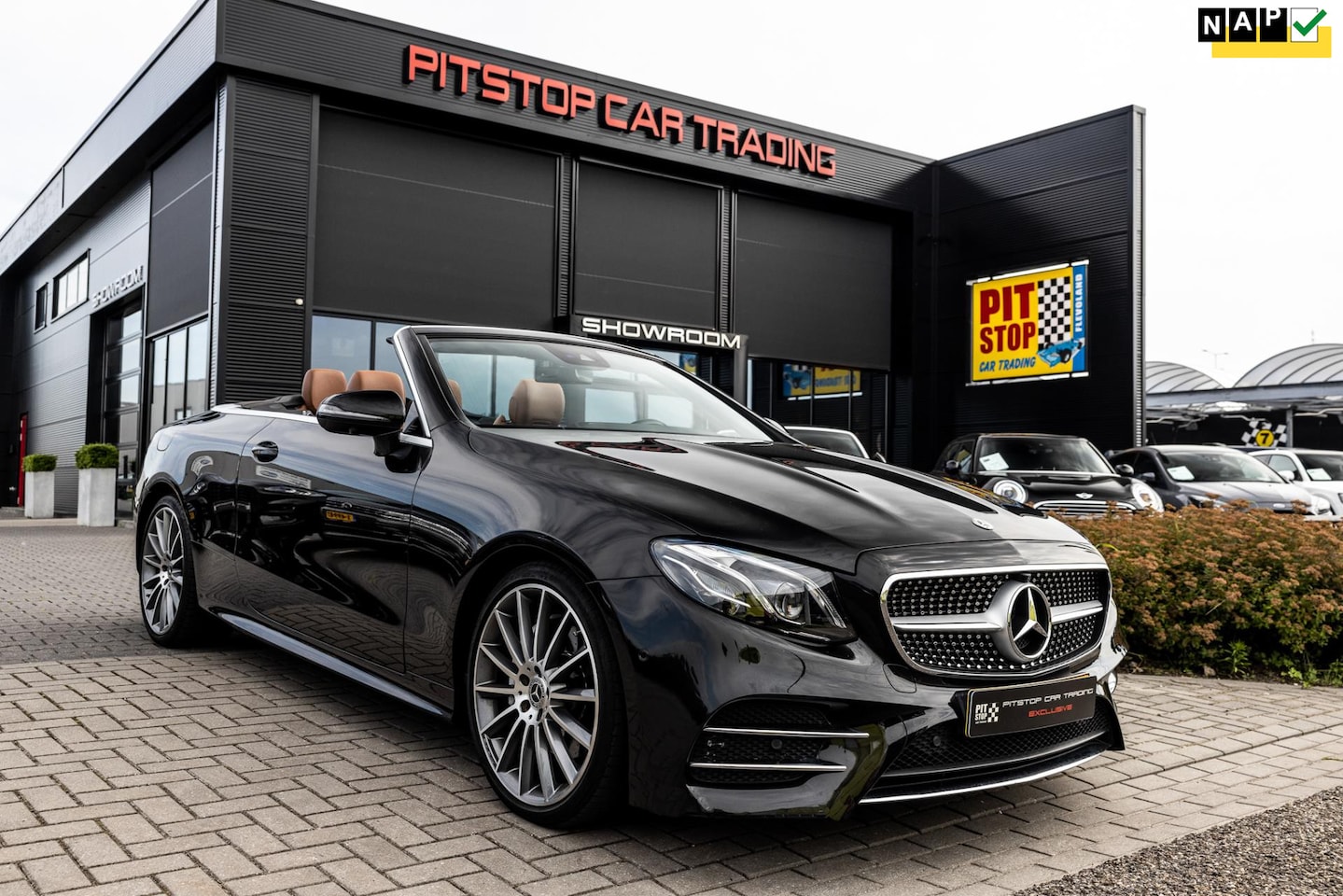 Mercedes-Benz E-klasse Cabrio - 200 AMG, NL auto, Burmester, Full Option! - AutoWereld.nl