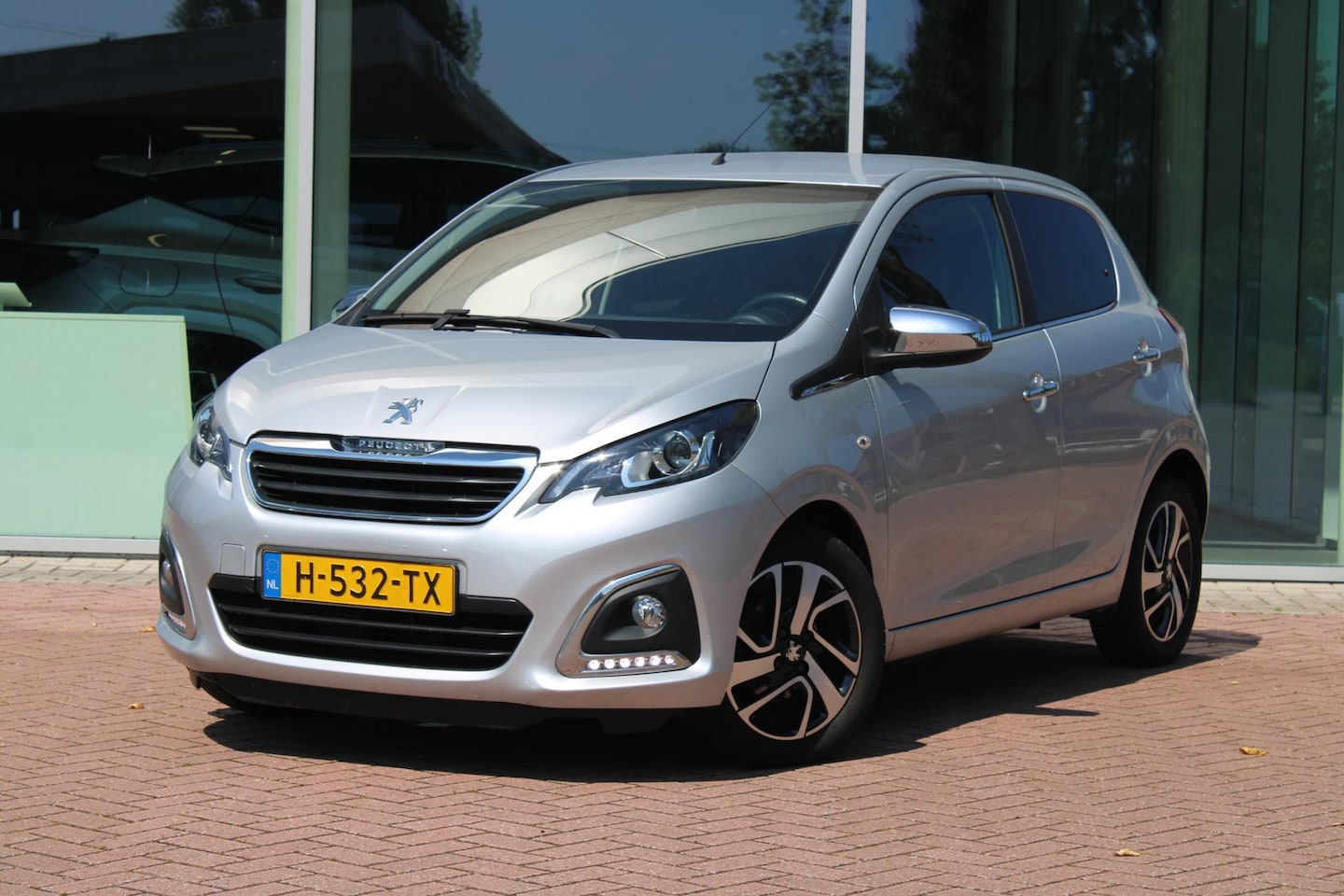 Peugeot 108 - 1.0 e-VTi Allure 1.0 e-VTi Allure - AutoWereld.nl