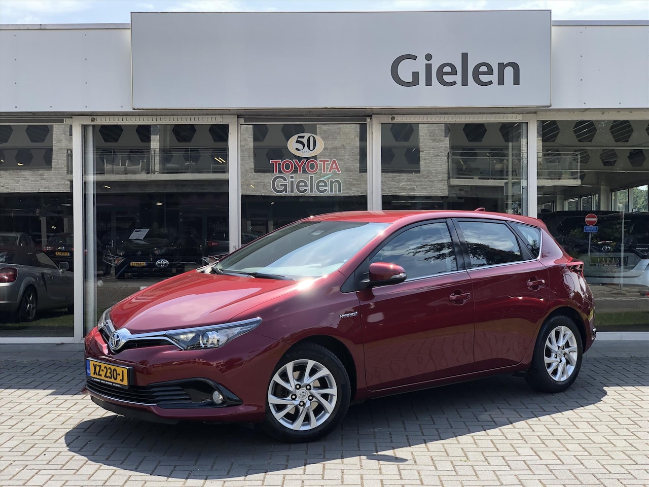 Toyota Auris - 1.8 Hybrid Dynamic | Navigatie, Parkeercamera, Cruise control, Climate control, Bluetooth, - AutoWereld.nl