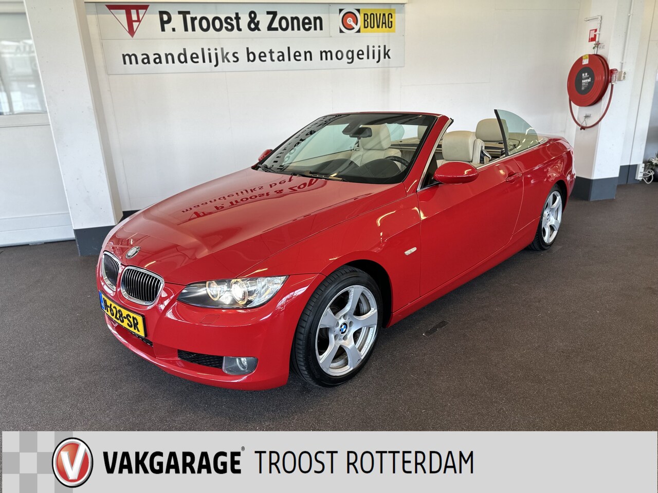 BMW 3-serie Cabrio - 328I Automaat/Navigatie/Camera/Leder/Climate control/Cruise control/Stoelverwarming/Parkee - AutoWereld.nl