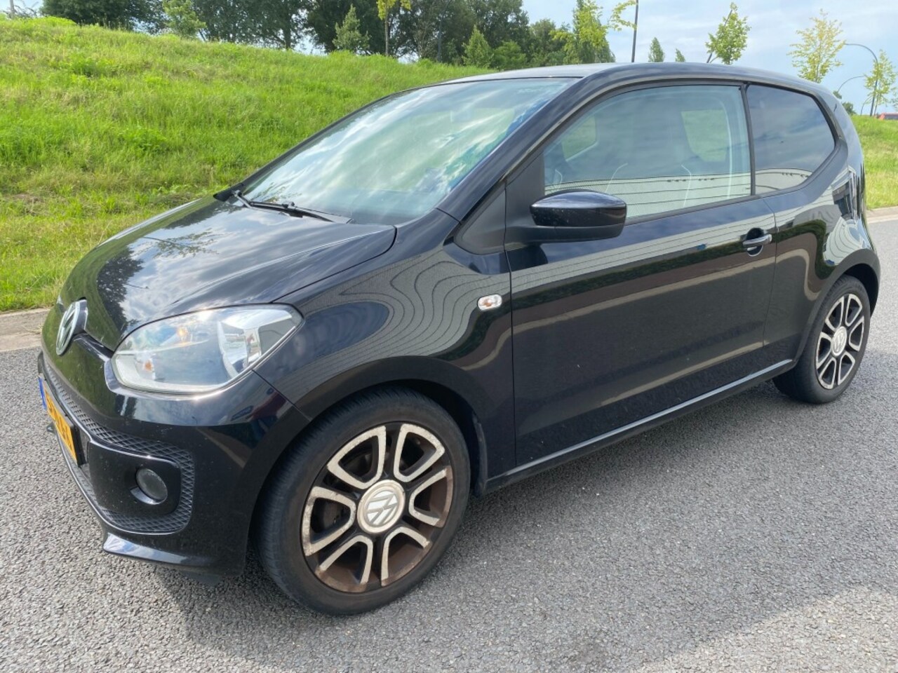 Volkswagen Up! - 1.0 high up! BlueMotion 1.0 high up! BlueMotion - AutoWereld.nl