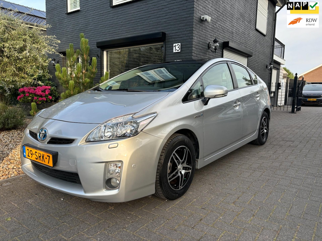 Toyota Prius - 1.8 Executive / Opendak / Leer / Camera / HEAD UP DISPLAY - AutoWereld.nl