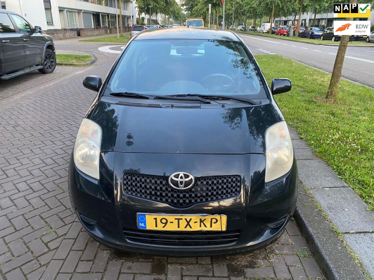 Toyota Yaris - 1.0 VVT-i Sol 1.0 VVTi Sol - AutoWereld.nl