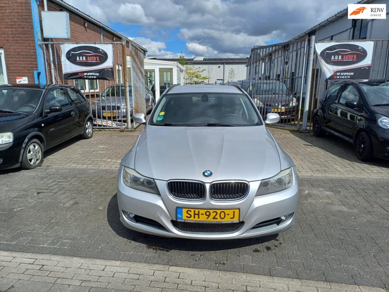 BMW 3-serie Touring - 318d Luxury Line 318d Luxury Line - AutoWereld.nl