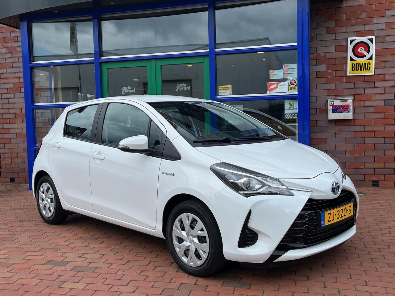 Toyota Yaris - 1.5 Hybrid Active Full map navigatie! - AutoWereld.nl