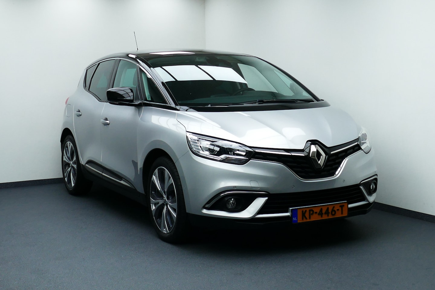 Renault Scénic - 1.2 TCe Intens. Afwijkende Dakkleur, Navi, Camera, Clima, Haak 1850kg - AutoWereld.nl