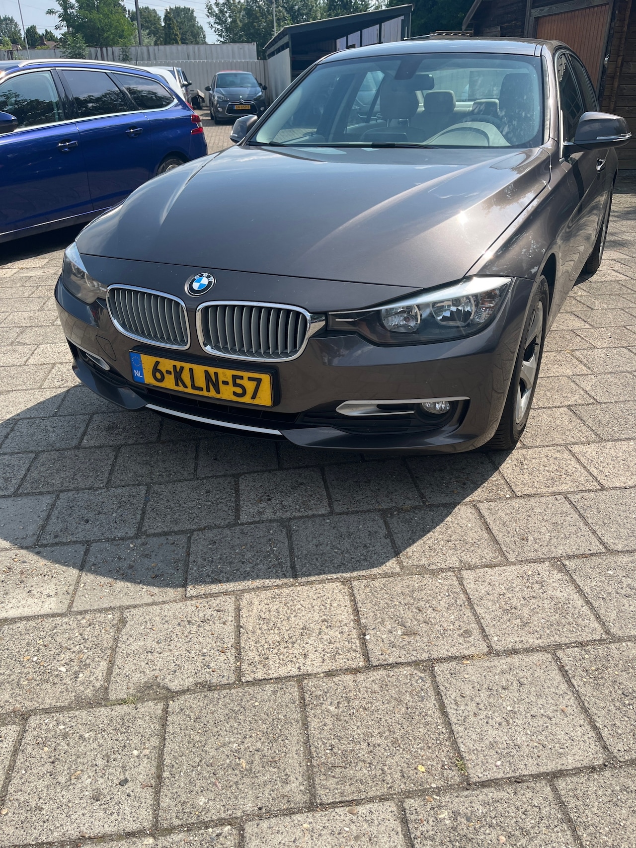 BMW 3-serie - 320i EfficientDynamics Edition Business 320i EfficientDynamics Edition Business - AutoWereld.nl