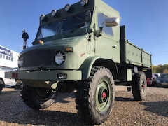 Mercedes-Benz Unimog - 2.2 6 cylinder 4X4, met PTO VOORZIJDE