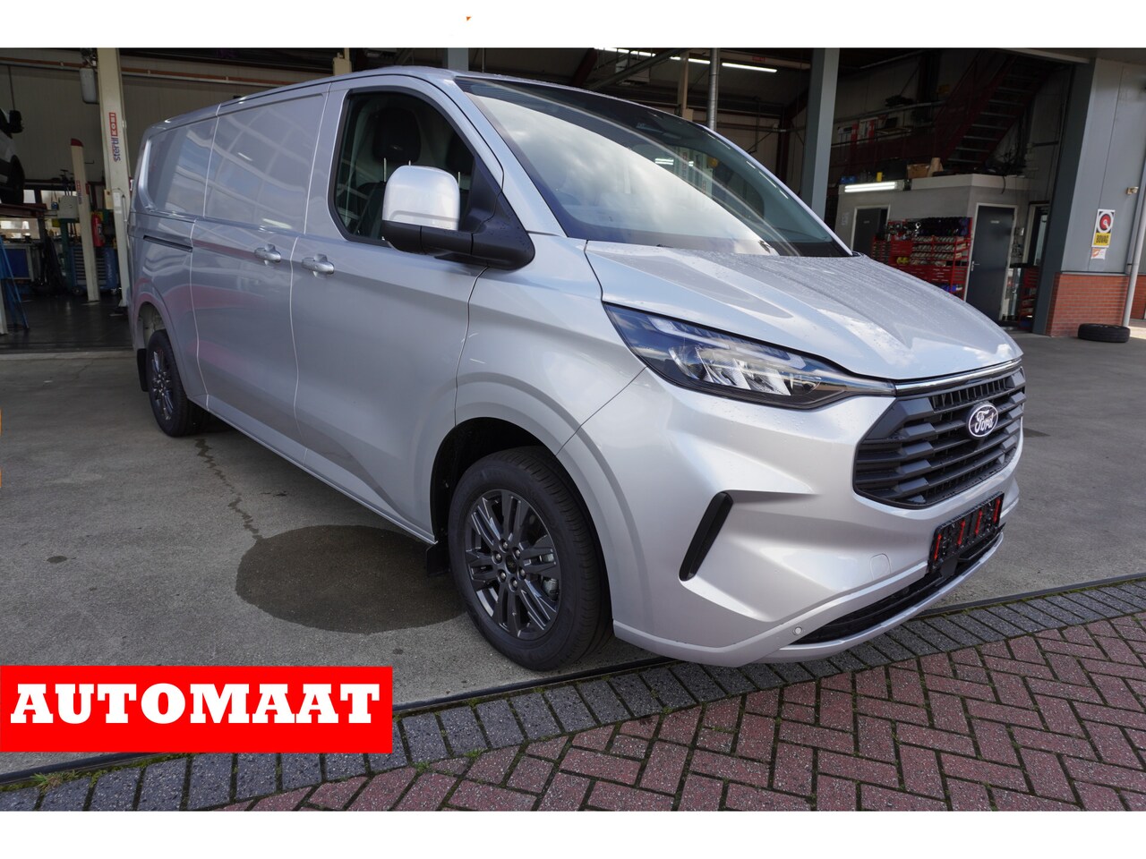 Ford Transit Custom - 320L 2.0 TDCI 170PK L2H1 Limited Automaat nr.V087 | Adap.Cruise | Airco | Navi | Camera - AutoWereld.nl