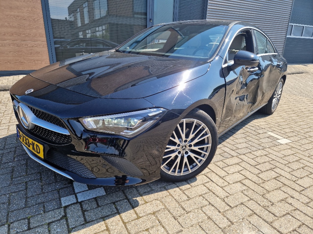 Mercedes-Benz CLA-Klasse - 180 49.700km pano creme leder zijschade Premium Plus digi-dashboard btw auto - AutoWereld.nl