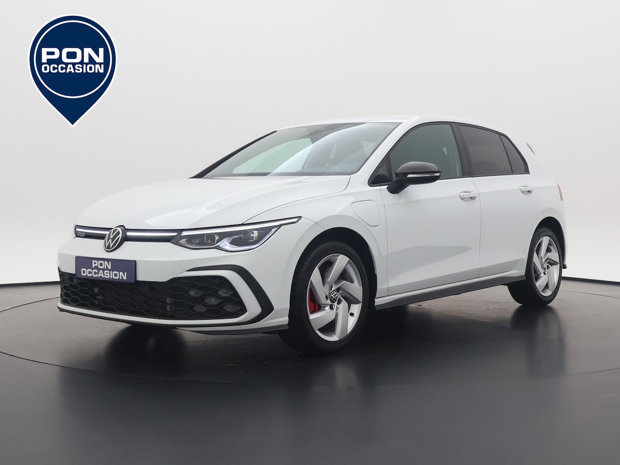 Volkswagen Golf - 1.4 eHybrid GTE | Stuur- & Stoelverwarming | Parkeersensoren | ACC | Keyless | Getint Glas - AutoWereld.nl