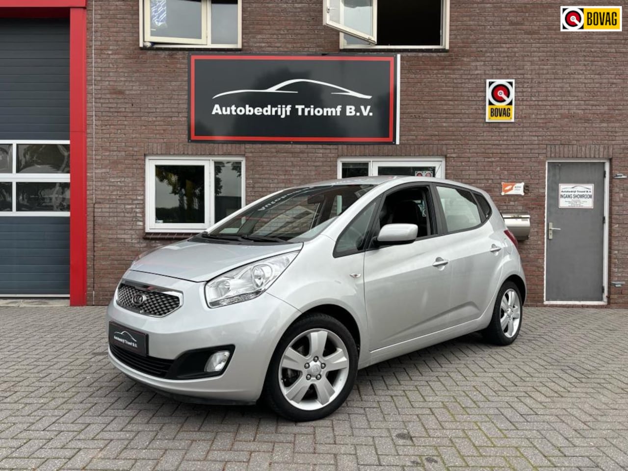 Kia Venga - 1.6 CVVT AUTOMAAT- NAVIGATIE-CRUISECONTROL-AIRCO-PARKEERSENSOREN-LMV - AutoWereld.nl